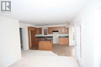 4 Apple Valley Way in Brampton, ON - Building Photo - Building Photo