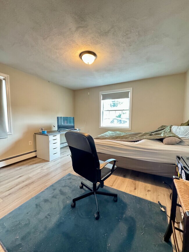 17 Adamson St, Unit 1 in Boston, MA - Building Photo - Building Photo