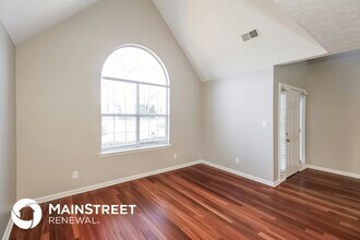 130 Carriage Lake Dr in Stockbridge, GA - Building Photo - Building Photo