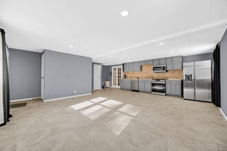 2322 W Loves Ln in Crete, IL - Building Photo - Building Photo