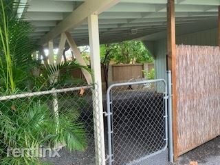 1606 S Kihei Rd-Unit -unit D in Kihei, HI - Building Photo
