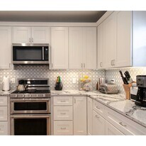 613 Violet Ave, Unit A5 in Hyde Park, NY - Building Photo