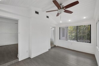 135 Ponce de Leon in Coral Gables, FL - Building Photo - Building Photo