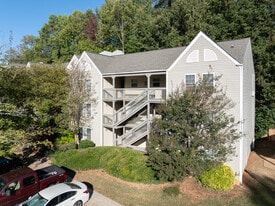 Enclave at Oakhurst in Charlotte, NC - Building Photo