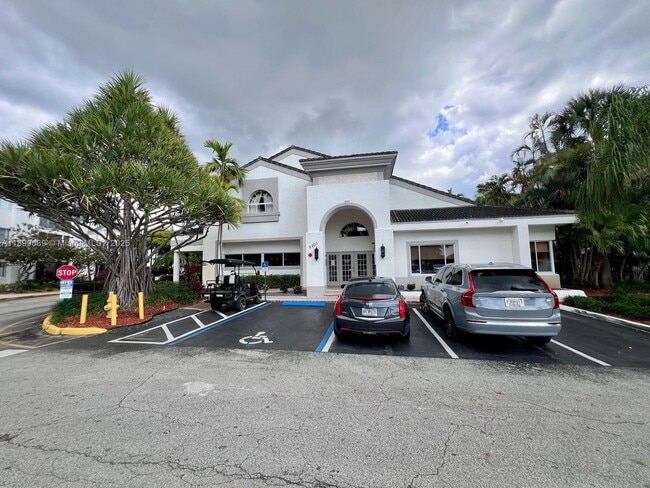 5720 Rock Island Rd in Tamarac, FL - Building Photo - Building Photo