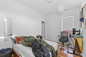 1636 N Western Ave, Unit 2 in Chicago, IL - Building Photo - Building Photo