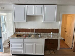 86 Cottage St, Unit 86 apt 1 in Leominster, MA - Foto de edificio - Building Photo