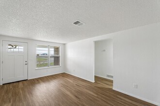 8432 NW 92nd St in Oklahoma City, OK - Building Photo - Building Photo