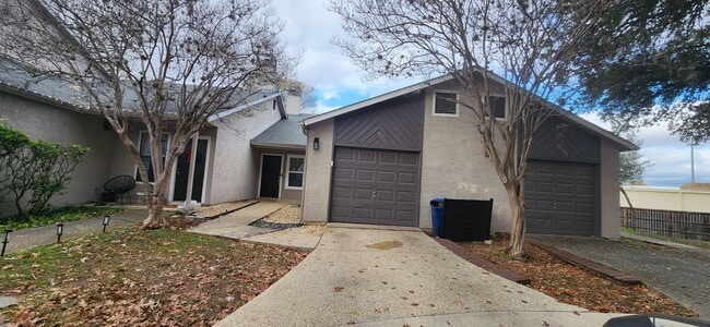 8710 Stream Cir in San Antonio, TX - Building Photo - Building Photo