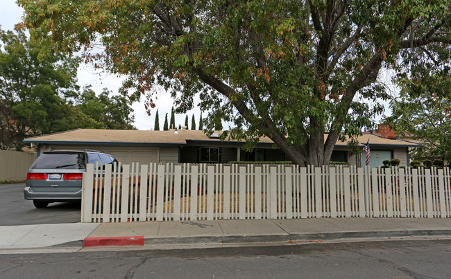 1863-1867 Robin Ln in Concord, CA - Building Photo - Building Photo