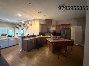 1202 Brunswick Ct in College Station, TX - Building Photo - Building Photo