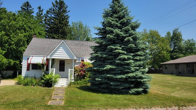 property at 2803 Rudolph Ave