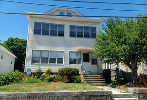 121 Mount Washington St, Unit 1st Floor in Lowell, MA - Building Photo