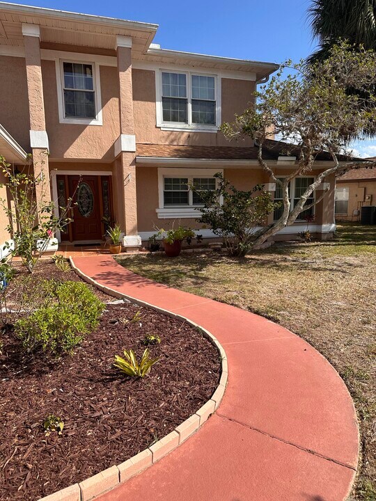 1422 Wood Violet Dr in Orlando, FL - Building Photo