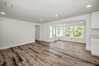 160 Francis Dr NE in Port Charlotte, FL - Building Photo - Building Photo