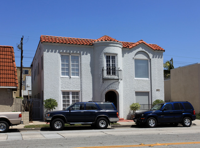 332 Redondo Ave in Long Beach, CA - Building Photo - Building Photo