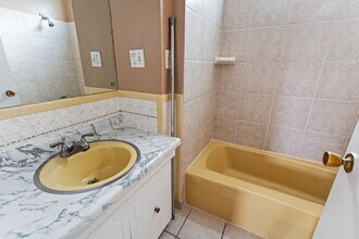 4925 Southside Dr-Unit -4925 Southside Dr Unit 5 in Louisville, KY - Building Photo - Building Photo