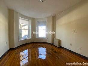 1114 Commonwealth Ave, Unit 2 in Boston, MA - Foto de edificio - Building Photo