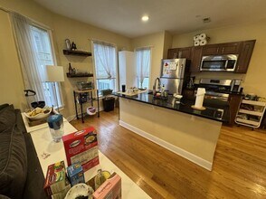 10 Jay St in Somerville, MA - Building Photo - Building Photo