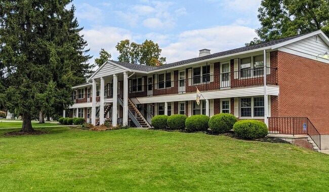 16 E South St, Unit 3B in Geneseo, NY - Foto de edificio - Building Photo