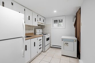 110 Gothic Av in Toronto, ON - Building Photo - Building Photo