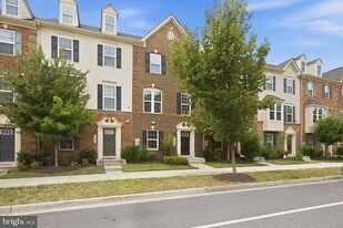 8206 Greenbelt Station Pkwy in Greenbelt, MD - Building Photo