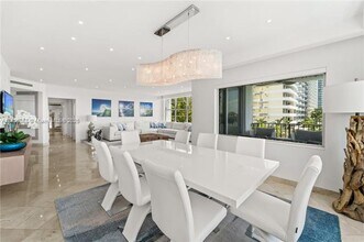 5640 Collins Ave-Unit -5640 Collins Ave appt 4D in Miami Beach, FL - Building Photo - Building Photo