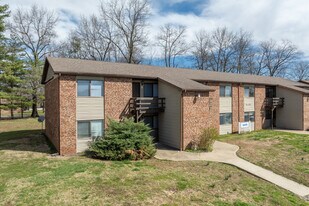 Westmont Apartments in Mount Vernon, IL - Building Photo