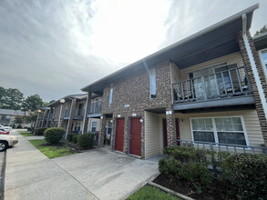 Collinwood Square Apartments in Newport News, VA - Building Photo - Building Photo