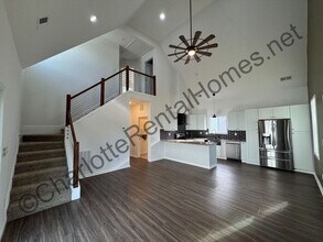 512 N Mulberry St in Cherryville, NC - Building Photo - Building Photo