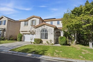27946 Periwinkle Ln in Santa Clarita, CA - Building Photo