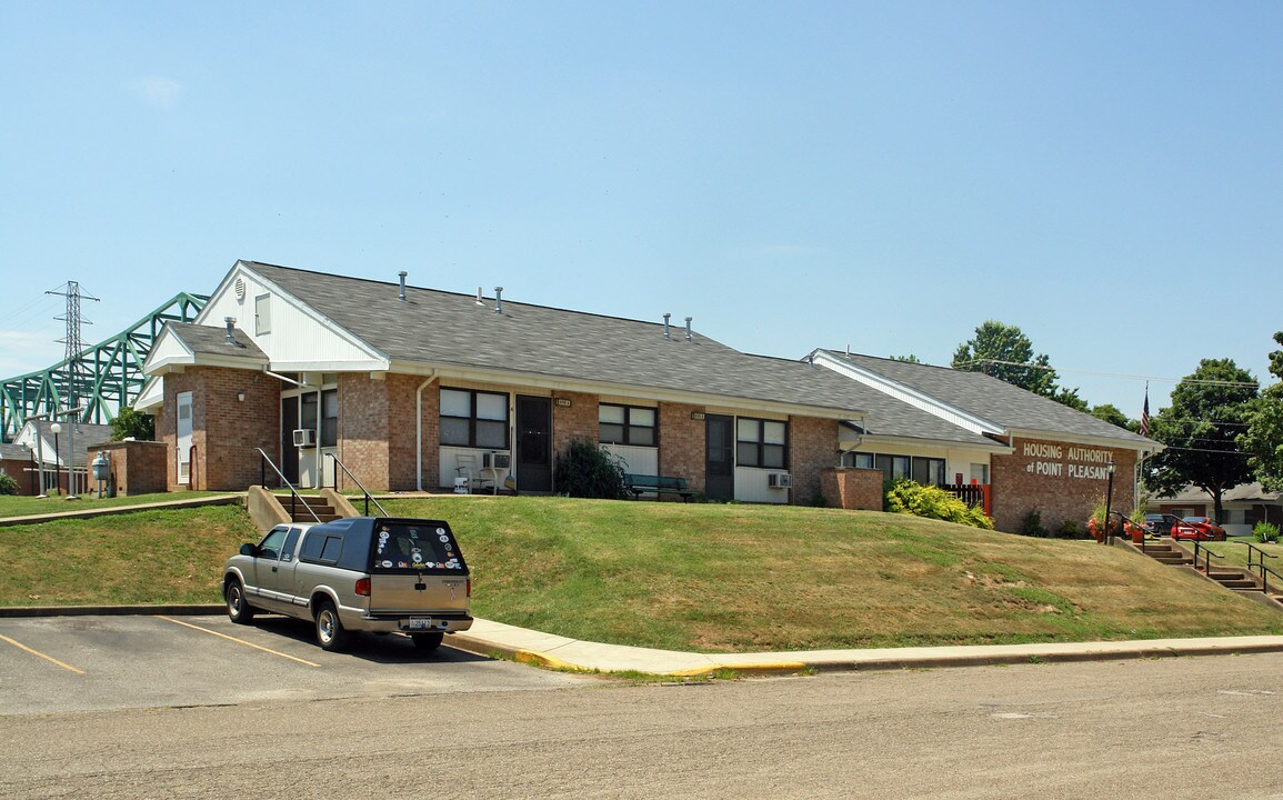 100-510 2nd St in Point Pleasant, WV - Building Photo