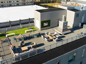 1047 Commonwealth Ave in Boston, MA - Building Photo - Building Photo