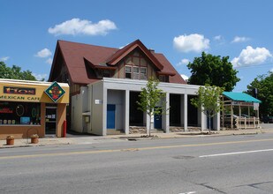 335-339 E Huron St in Ann Arbor, MI - Building Photo - Building Photo