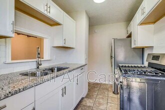 6417 E Cottonwood Ln in Wichita, KS - Building Photo - Building Photo