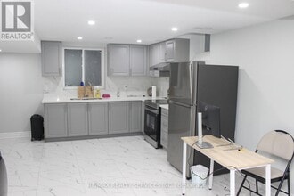 21 Jacksonville Dr in Brampton, ON - Building Photo - Building Photo