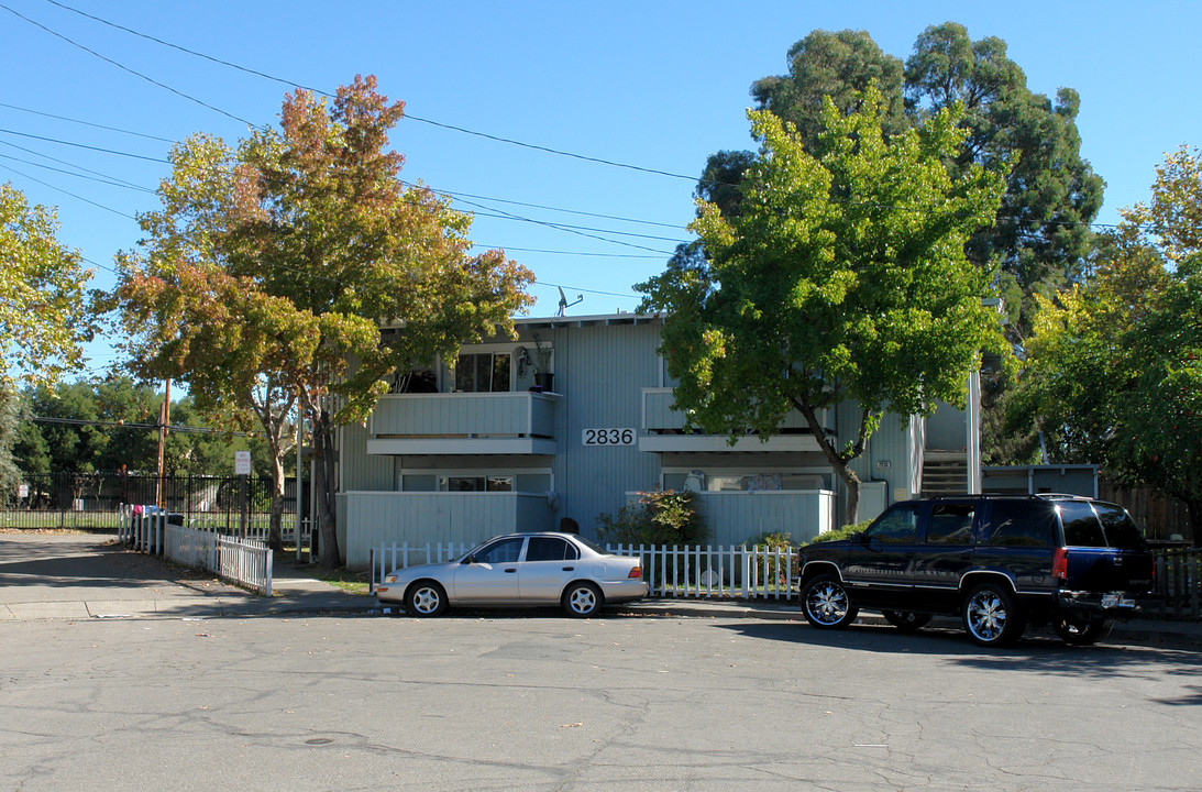 2836 Apple Valley Ln in Santa Rosa, CA - Building Photo