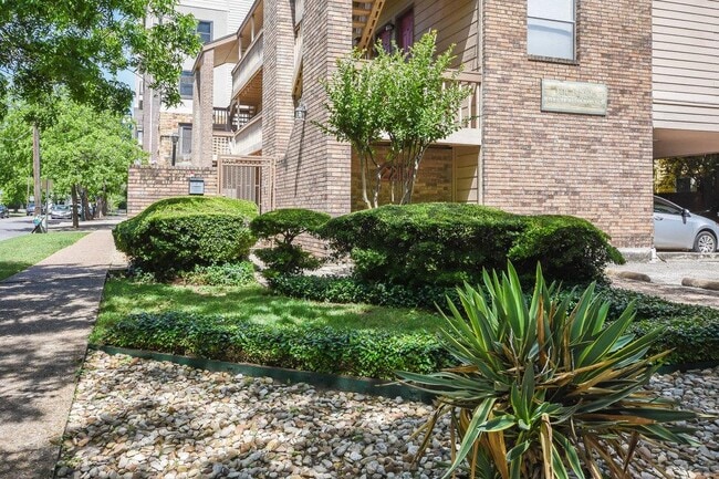 property at 2210 Pearl St