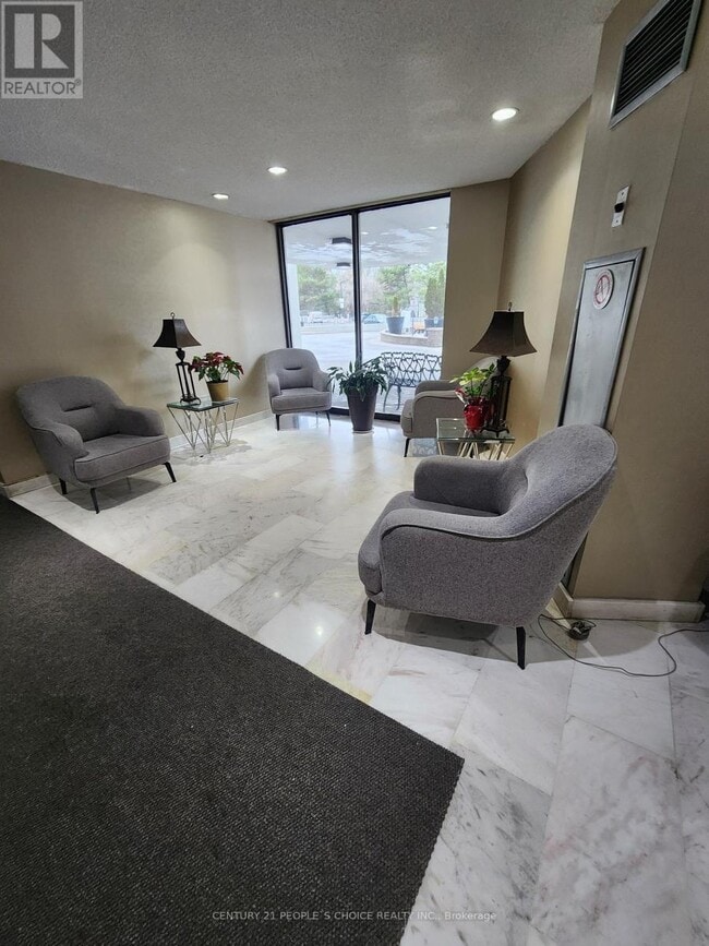 3695 Kaneff Crescent in Mississauga, ON - Building Photo - Building Photo