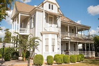 106 N Lanana St in Nacogdoches, TX - Foto de edificio - Building Photo