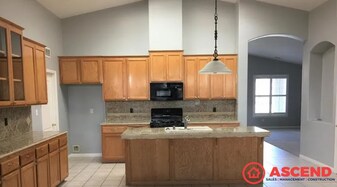 11815 Leigh River St in Bakersfield, CA - Building Photo