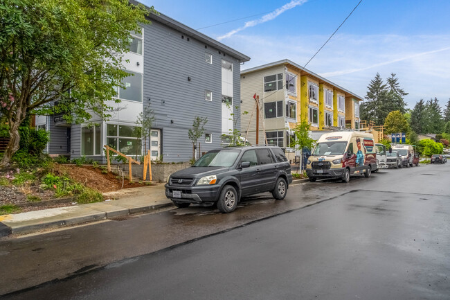 5 Degrees in Shoreline, WA - Foto de edificio - Building Photo
