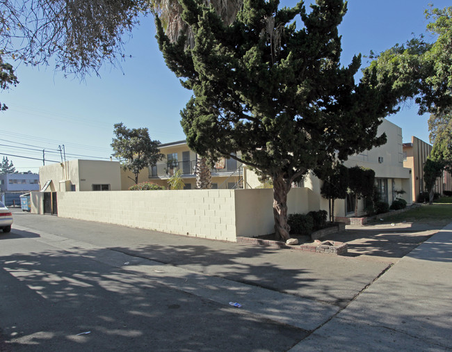 1808 W Sumac Ln in Anaheim, CA - Building Photo - Building Photo