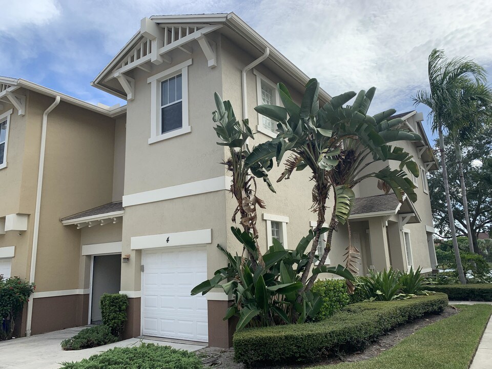 855 Marina Del Ray Ln-Unit -4 in West Palm Beach, FL - Building Photo