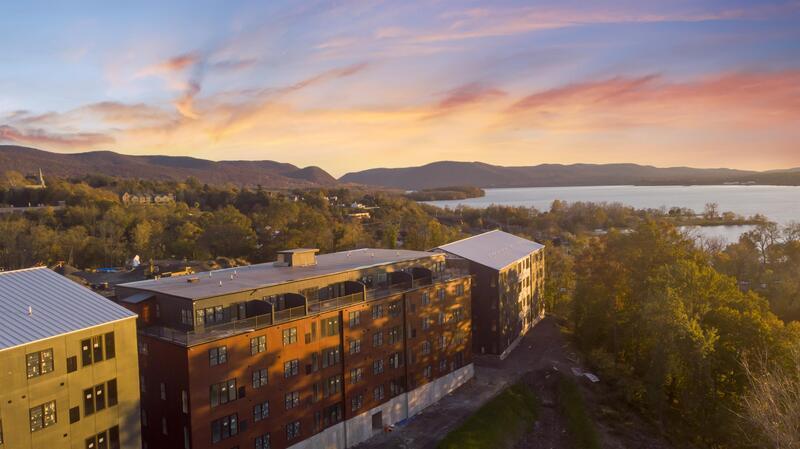 24 Edgewater Pl in Beacon, NY - Building Photo