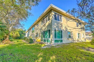 2950 SE Ocean Blvd in Stuart, FL - Building Photo - Building Photo