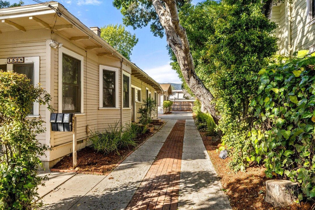 1528 Castillo St in Santa Barbara, CA - Building Photo