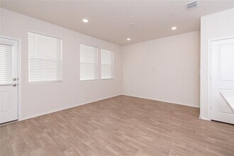 201 Varner Way in Maxwell, TX - Building Photo - Building Photo