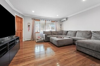 913 4th St in West Babylon, NY - Building Photo - Building Photo