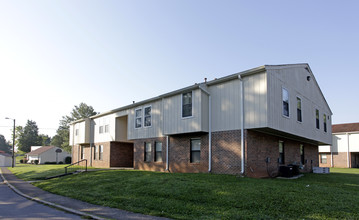 Gate Manor Apartments in Clinton, TN - Building Photo - Other